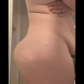 I'm your dream PHAT ASS WHITE GIRL
