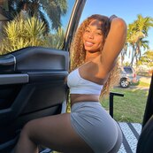 Singer thot