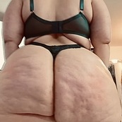 2 thick Latina asses