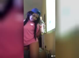 Girls Get Freaky On The Scope