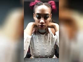 Her ass go crazy