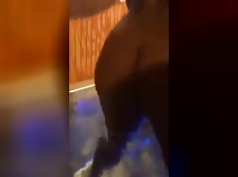 Naked Girls In A Jacuzzi On Live