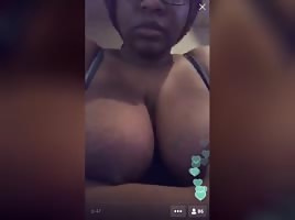 She Really Wanted To Show Her Titties