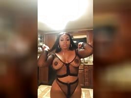 Damn She's A 10!