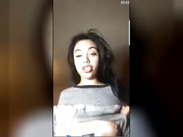 Hot white girl show tits 2