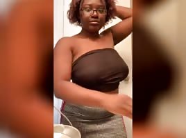 showing tits