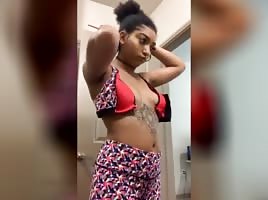 showing tits