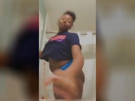 This bitch likes to scam so ima post all her shit