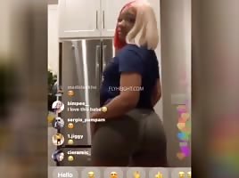 Meg the Stallion showing these hoes how to twerk on lives 