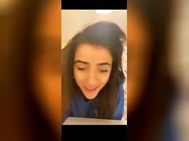 Sammy from Peri flashing tits