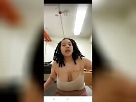 ULC baddie flash her beautiful titties 