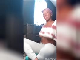 Daje showing boobs