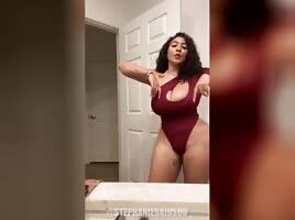 Stephanie Live