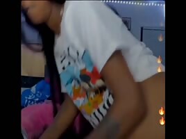Clean coochie showing 