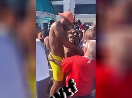 Pool Party Popping 