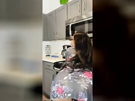 Kitchen twerk in night gown 
