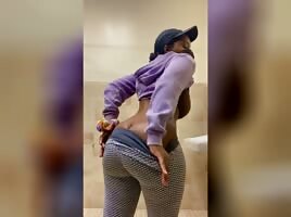 Big titty thick junt shaking ass & flashing in public