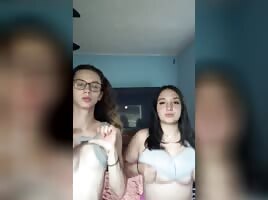 👅👅