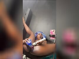 Thick Thot Cumming In The Dressing Room 