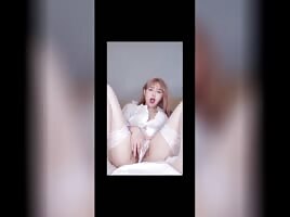 Sexy asian bating