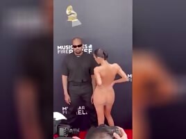 Donda with his bitch