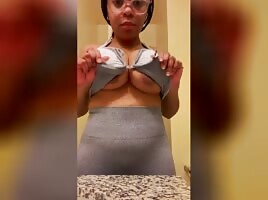 I Dont Know Wuz Prettier, Her Or Da Boobs